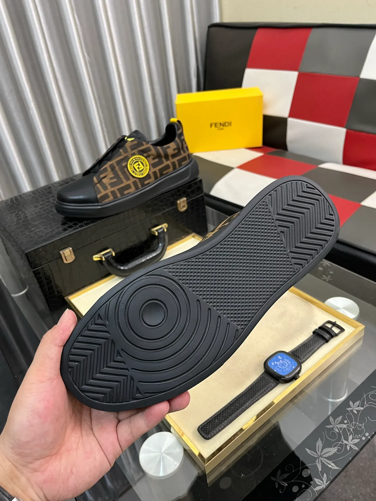 Men's shoes 💰400⌚️⌚️【FENDI】The latest high-end men's shoes in Hong Kong! Original quality. The upper is made of imported cowhide material and cowhide lining! Super comfortable on the foot, original wear-resistant outsole, luxurious, fashionable, casual and versatile! Size: 38-442️⃣Colors available